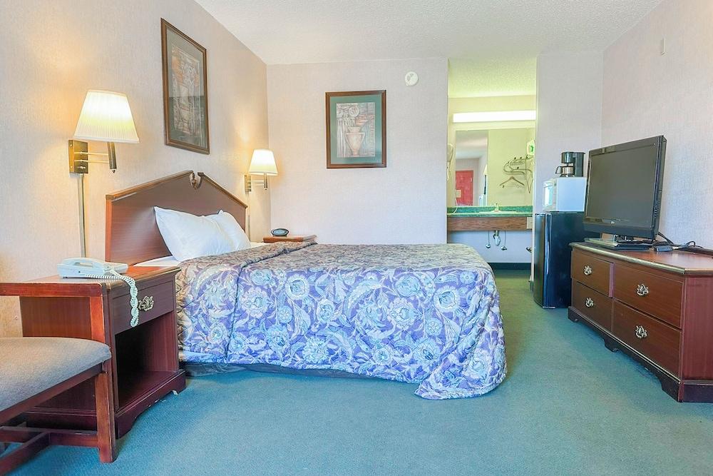 OYO Hotel East Macon I-75