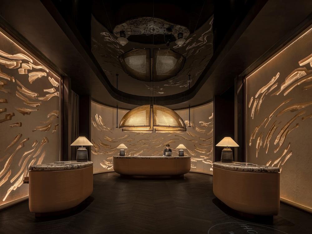 HUALUXE Shenzhen Bao'an by IHG