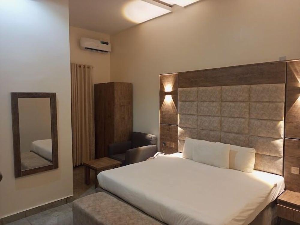 Tavern Luxury Hotel and Suites Ltd