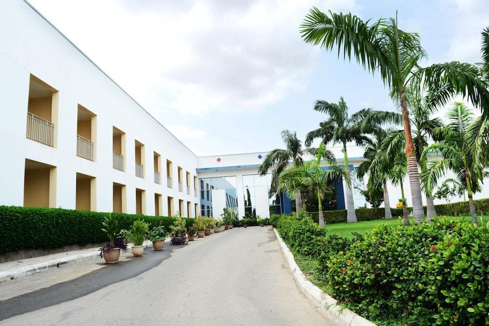 AUN Hotel Conference Centre and SPA