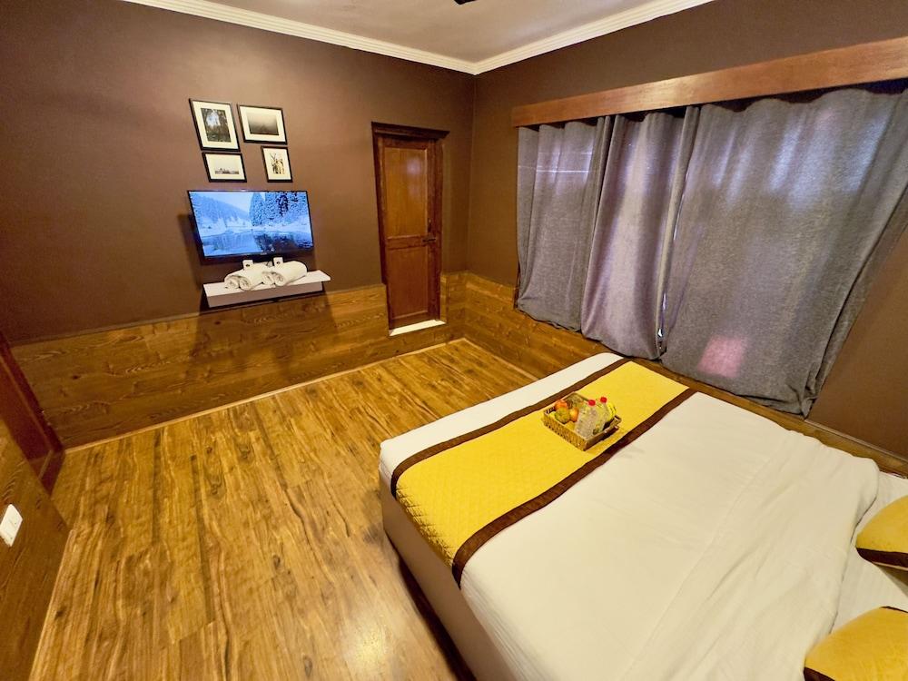 Hotel Jafson Accommodates