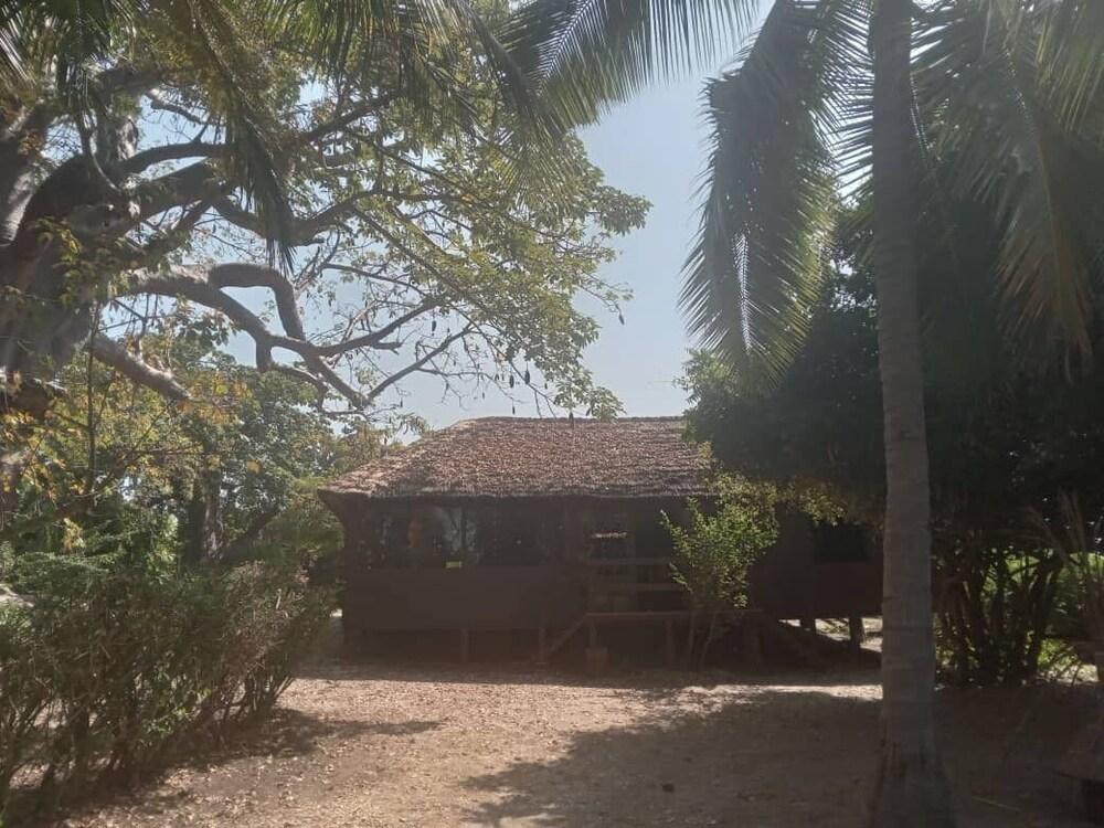 Lodges des Collines de Niassam