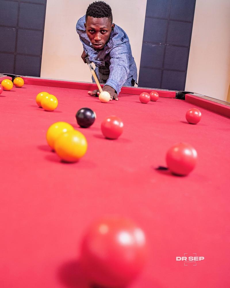 CERGY PONTOISE HOTEL BAFOUSSAM