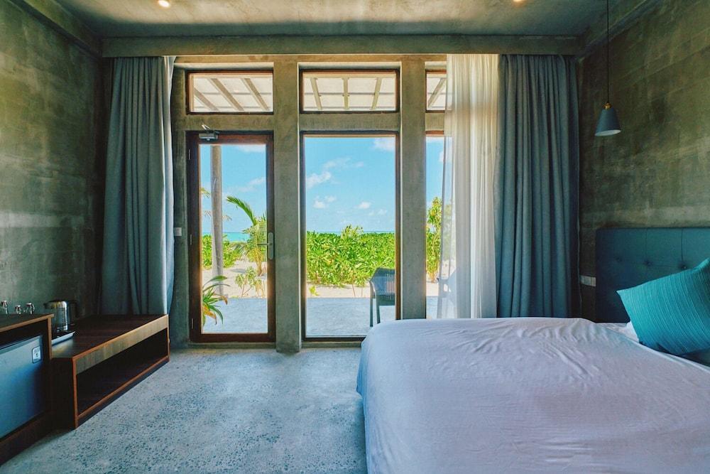 Araaik Beach Village