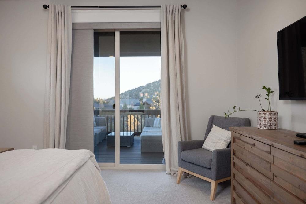 Elevated Escape Eagle Crest