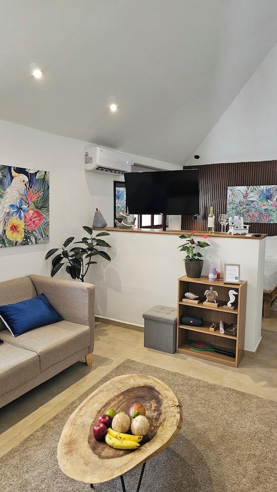 Zoa Villas - 2 minutes to the beach