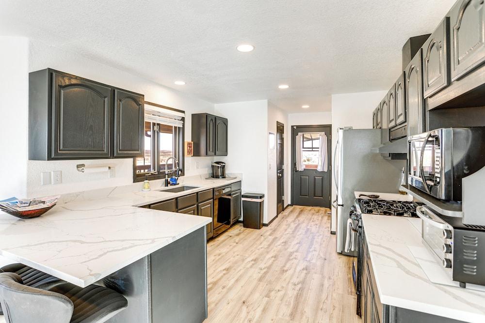 Mtn-view Escape w/ Office Space in Cortez!