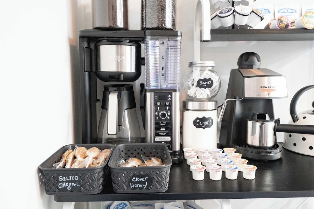 Exec Suite King Bed Hot Tub Gym Laundry