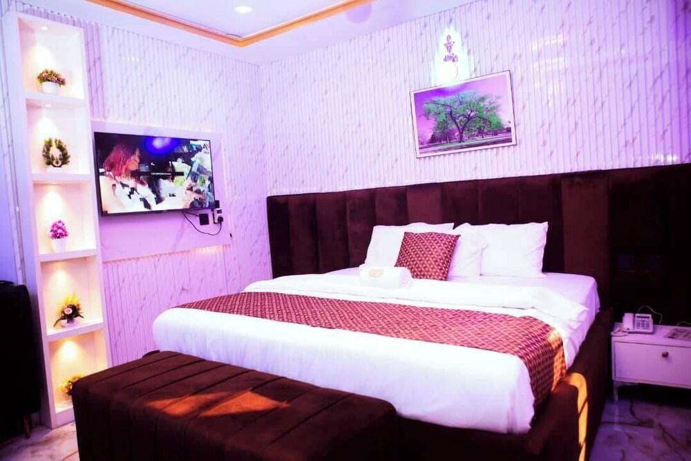 Size99 Apartment and Suites