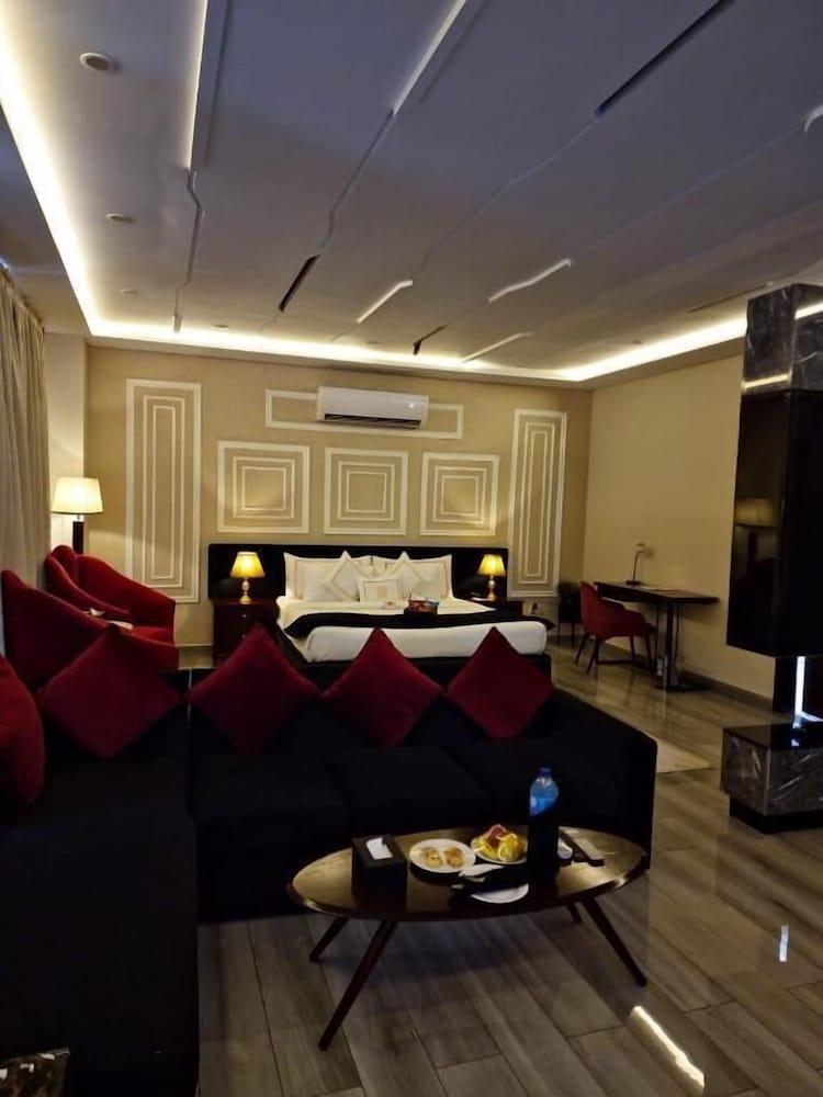 Belmorris Hotel & Resorts