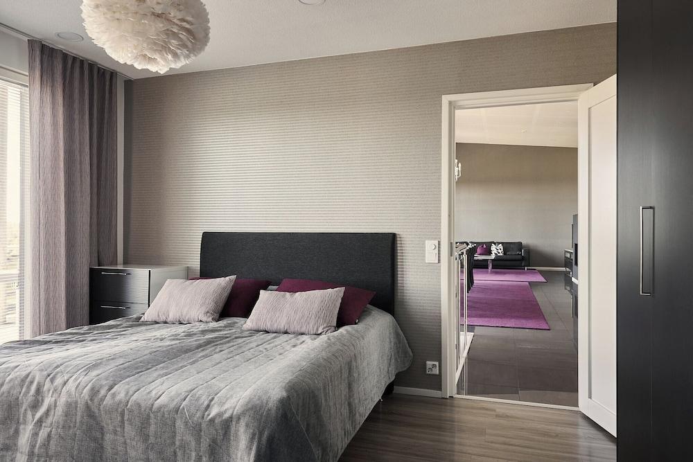 Platinum Swing - Spacious 4BR Villa with Panorama Views