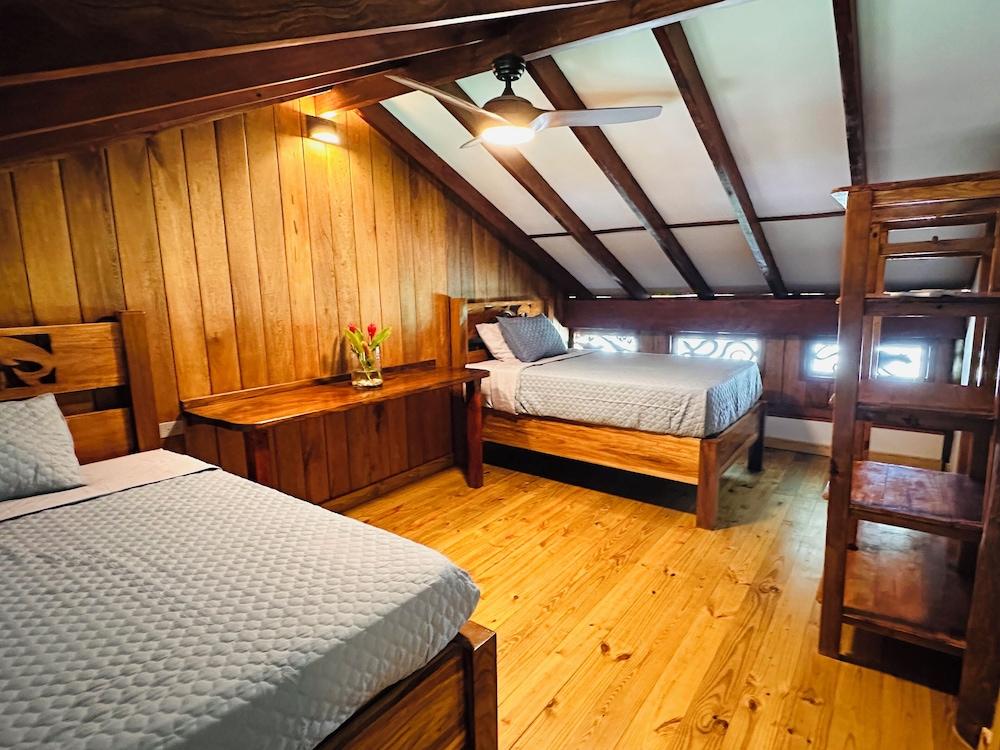 Bocas Beachfront Lodge