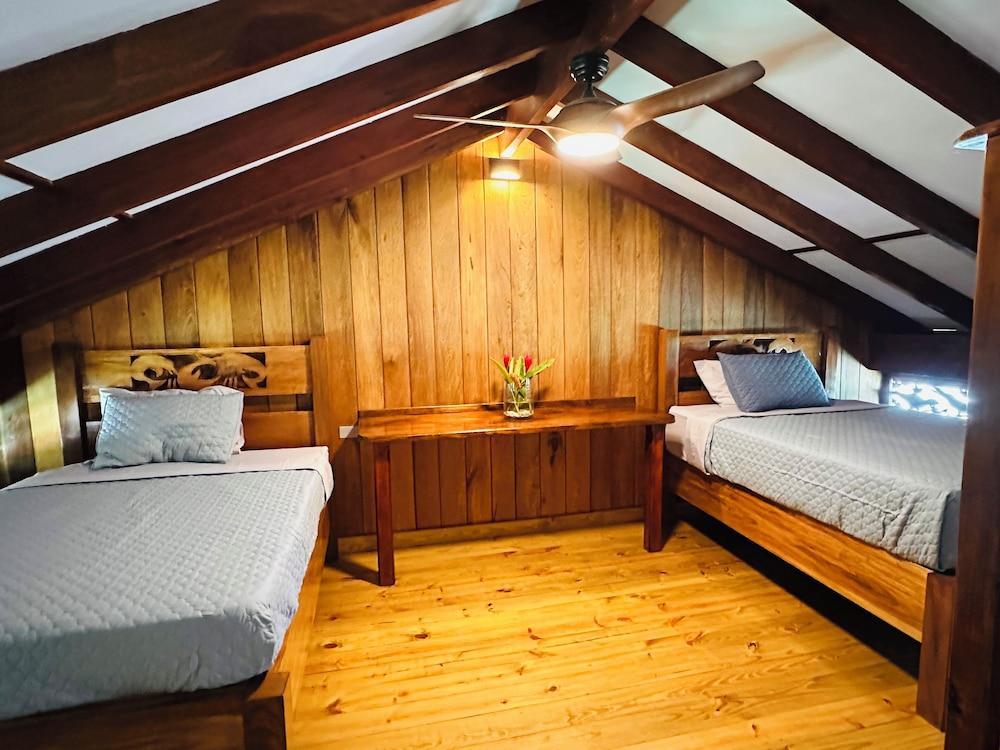 Bocas Beachfront Lodge