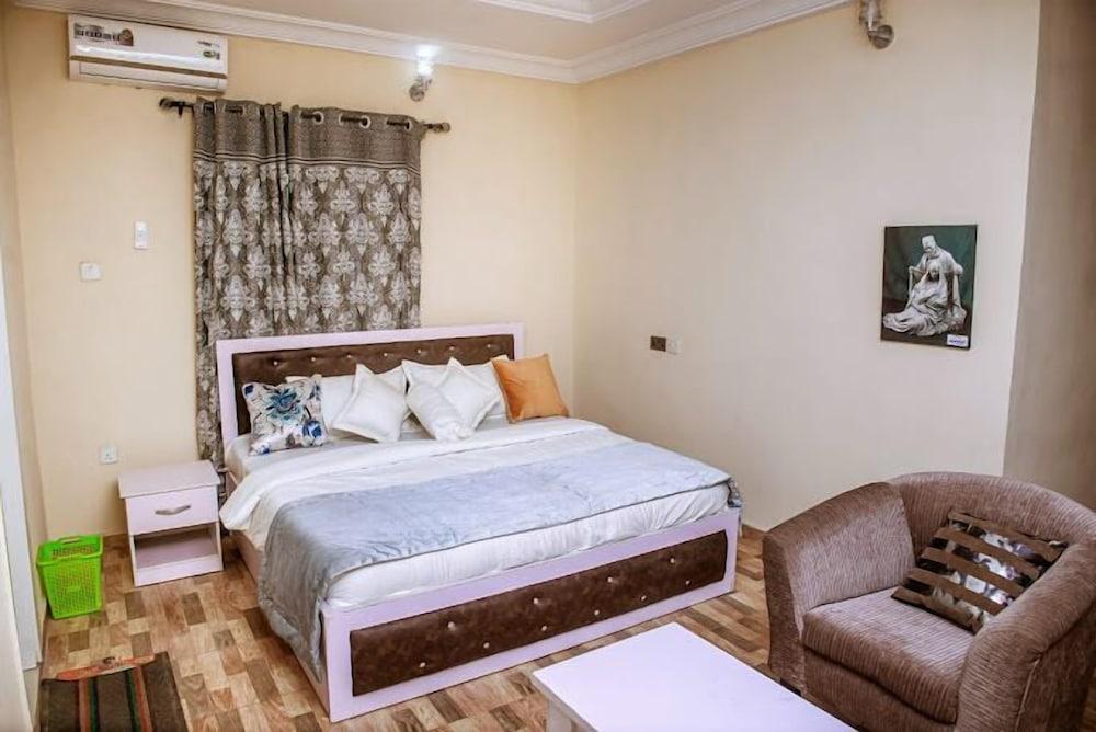 Aeronat Luxury Apartment