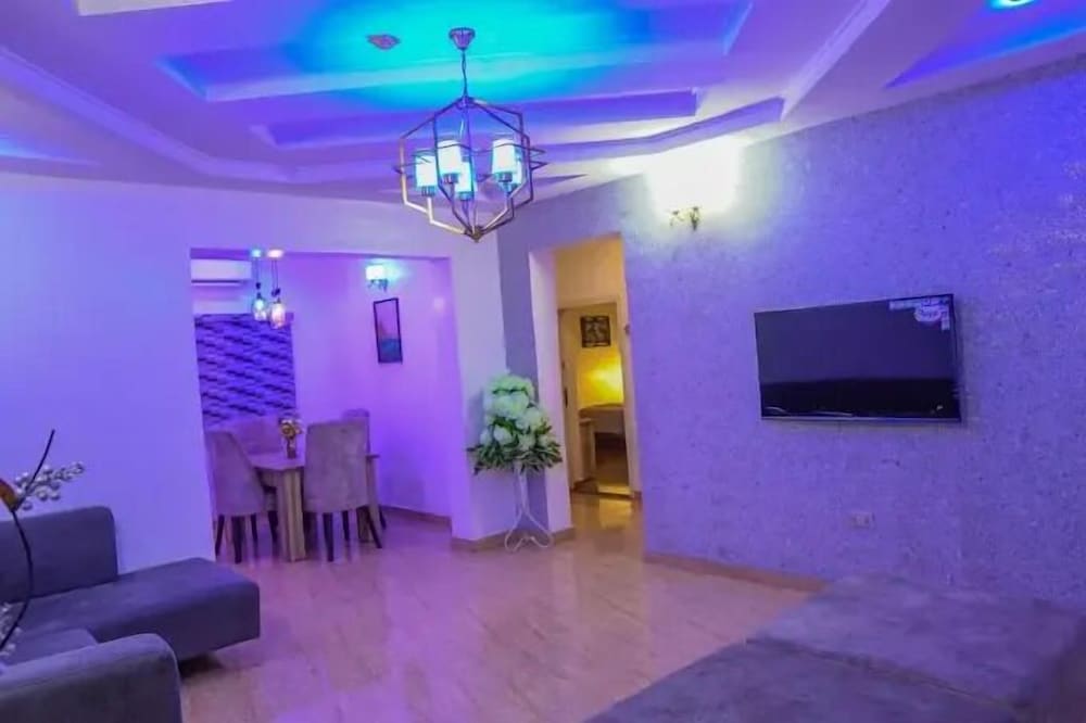 Sterling Lakeview Apartment