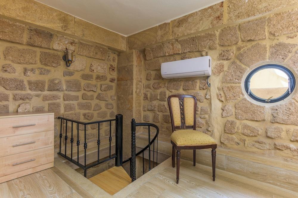 Casa Kik Apartments in Mina Tripoli