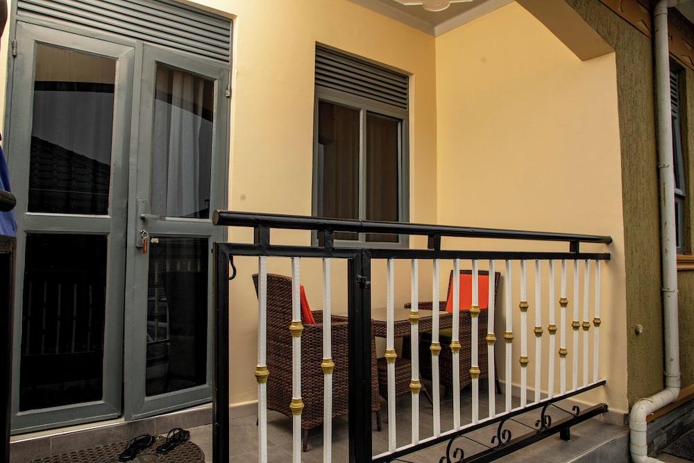 Lovana Apartments and Hotel