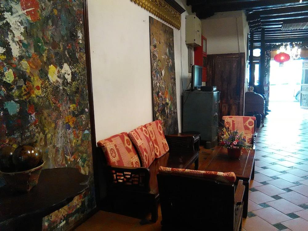 Kuching Waterfront  Lodge