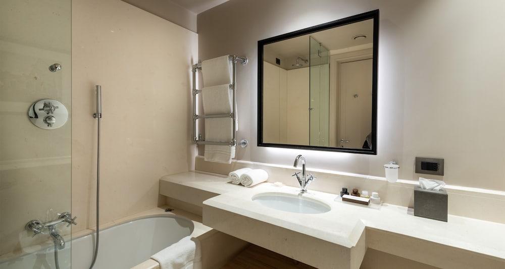 A.Roma Lifestyle Hotel