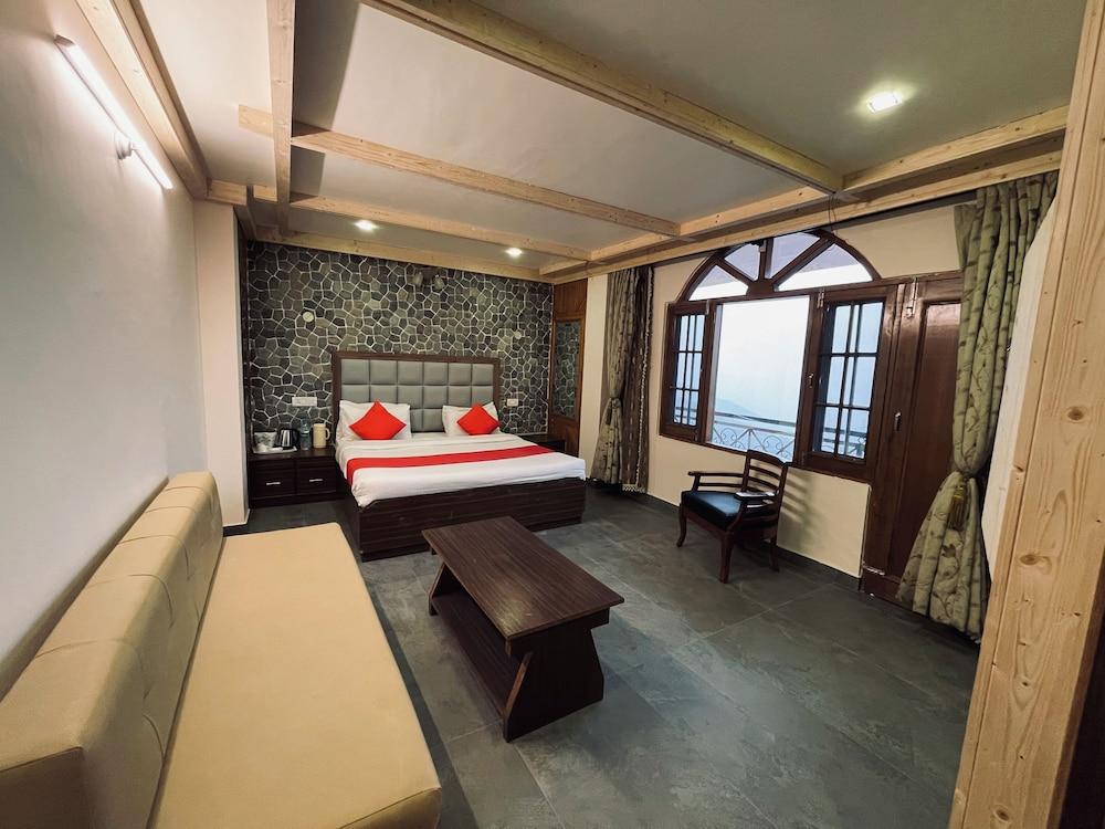 Hotel Himalayan Escape