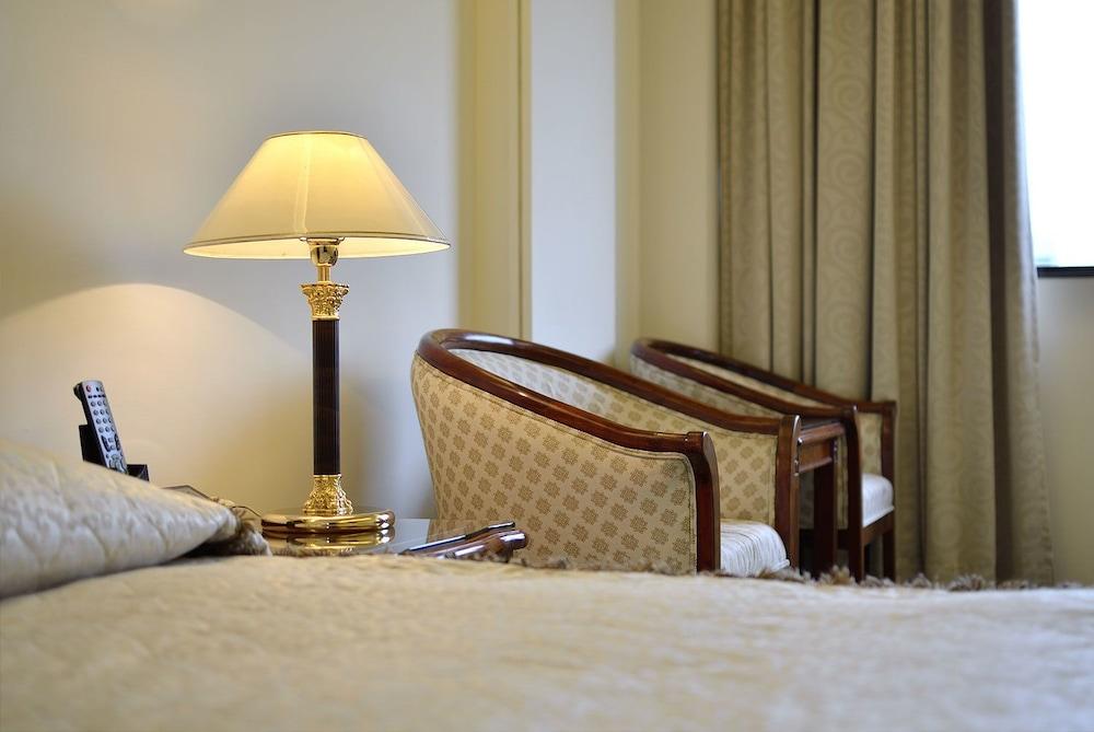 King's Paradise Hotel