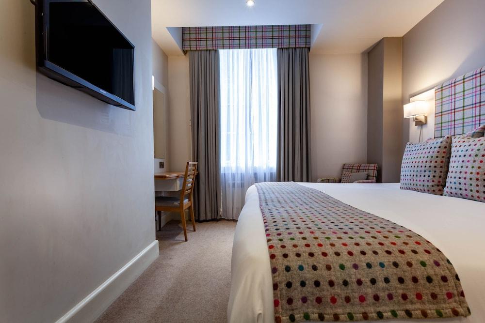 White Hart Hotel & Apartments