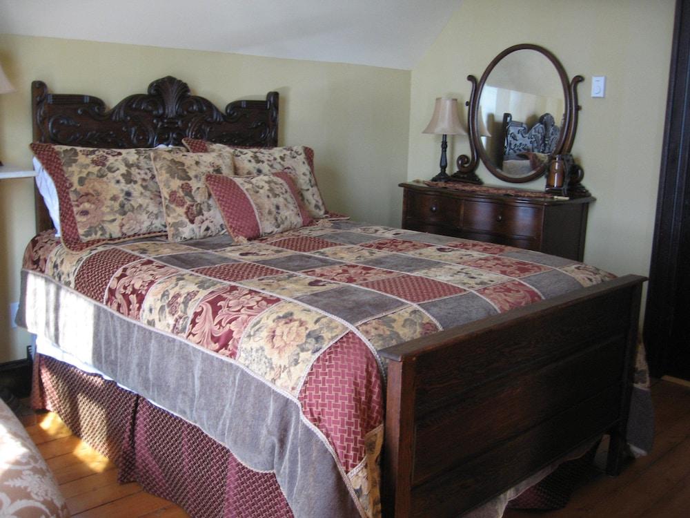 Magnetic Hill Winery