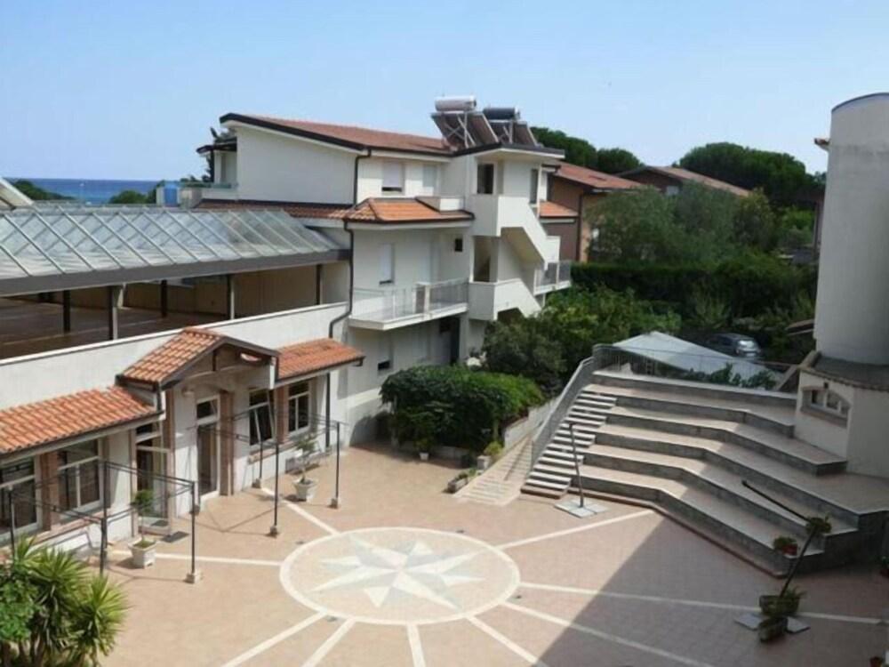 Aquamarine Residence