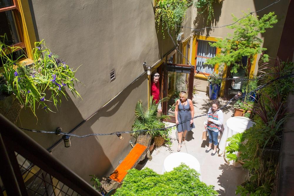 McMenamins Hotel Oregon