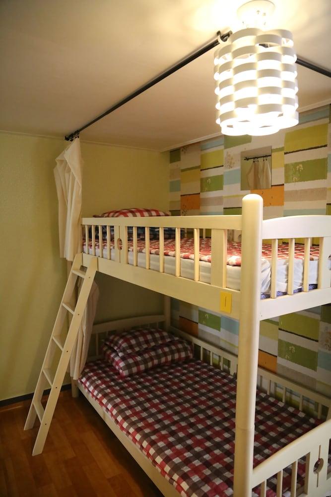 Housetay Guesthouse 3nd Branch