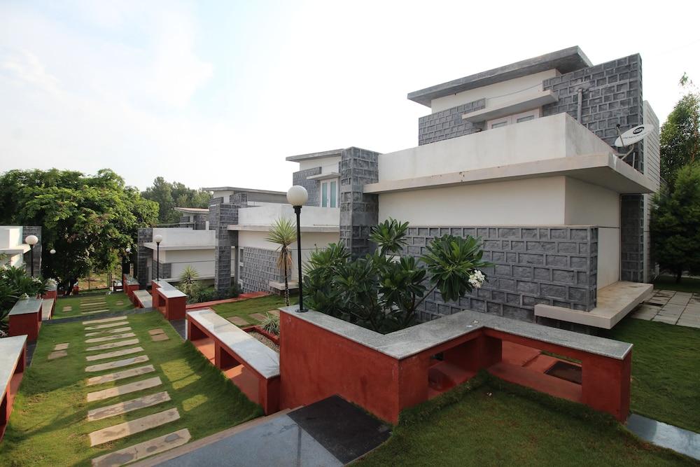 Cloud 9 Resort, Yealgiri