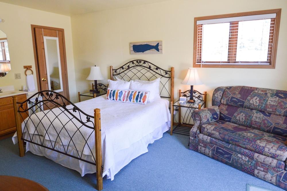 Sea Treasures Inn