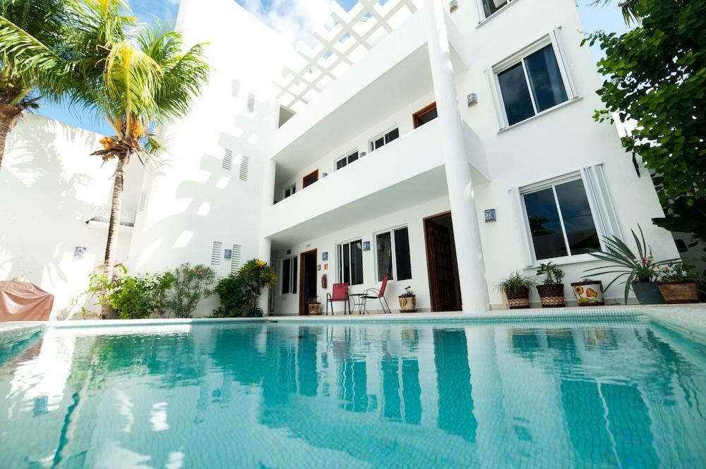 Hotel Villas Deja Blue & Restaurant