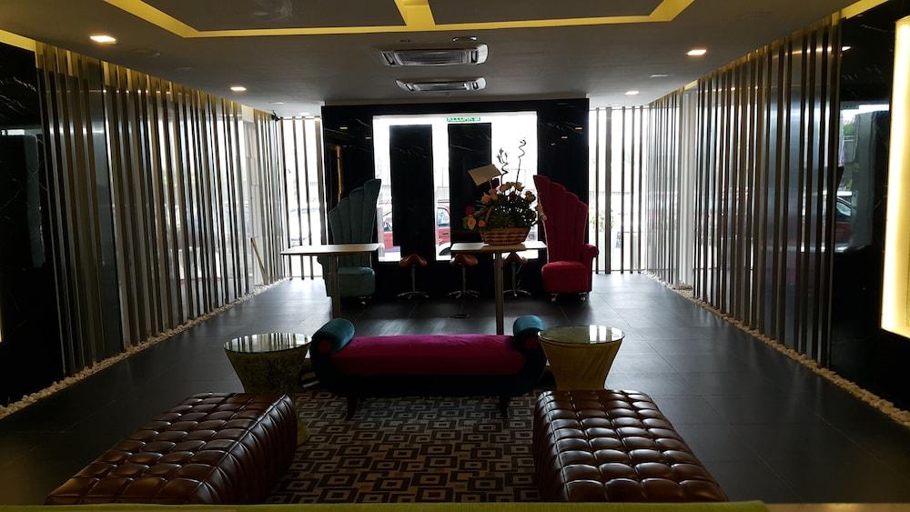 M Design Hotel at Shamelin Perkasa