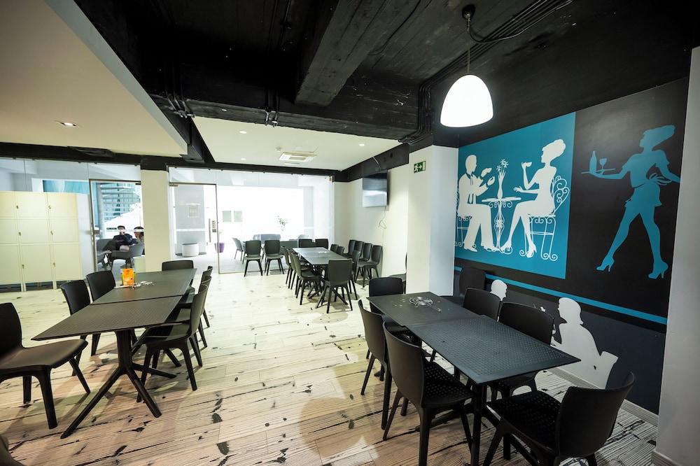 Day's Inn Hotel and Residence