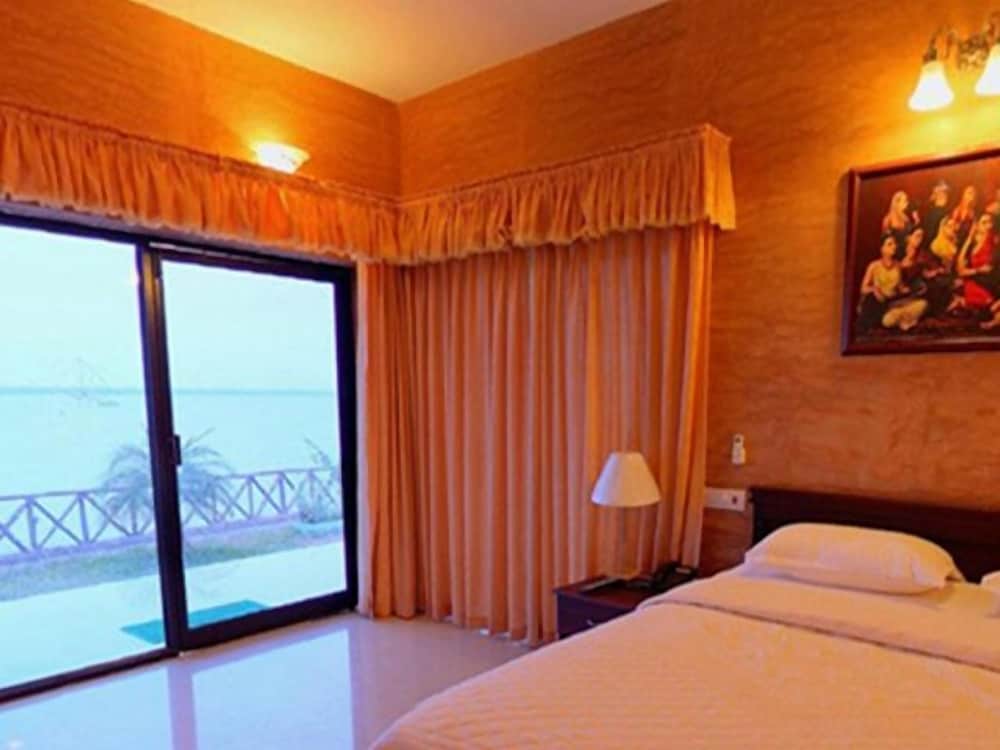 Lake Symphony Resort