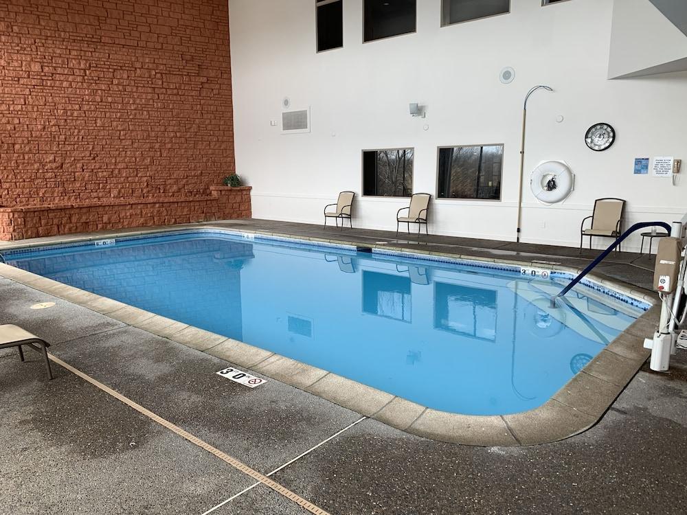 Longhollow Point Inn Studio 1105