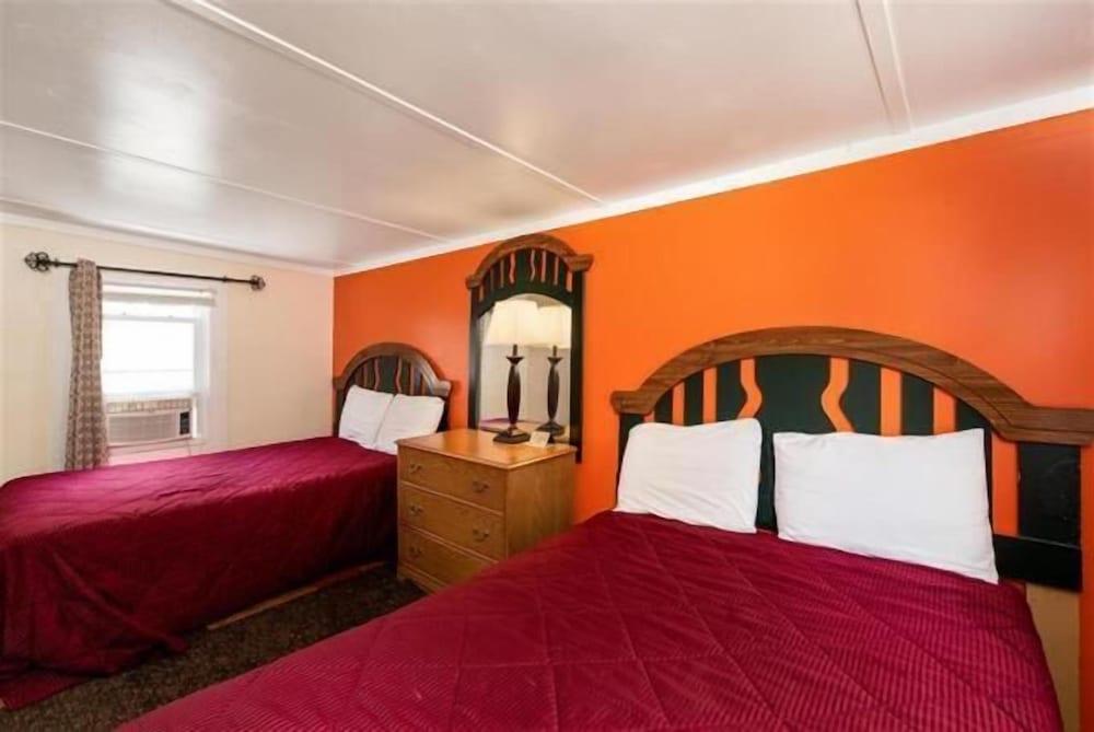 Perry's Motel and Cottages