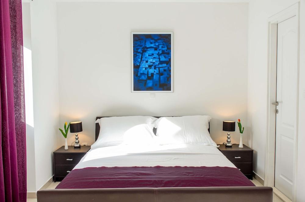 Split Oasis Apartments