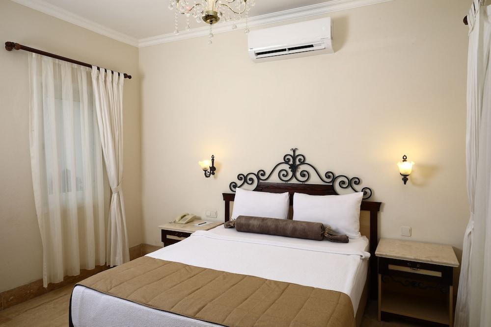 Cactus Fleur Bay Resort