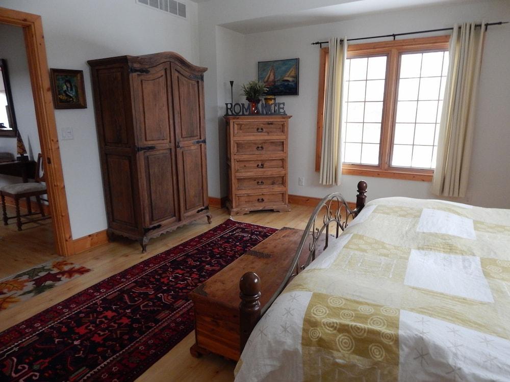 House on Lookout Trace