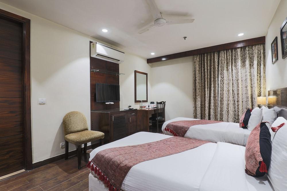 Hotel Blue Stone - Nehru Place