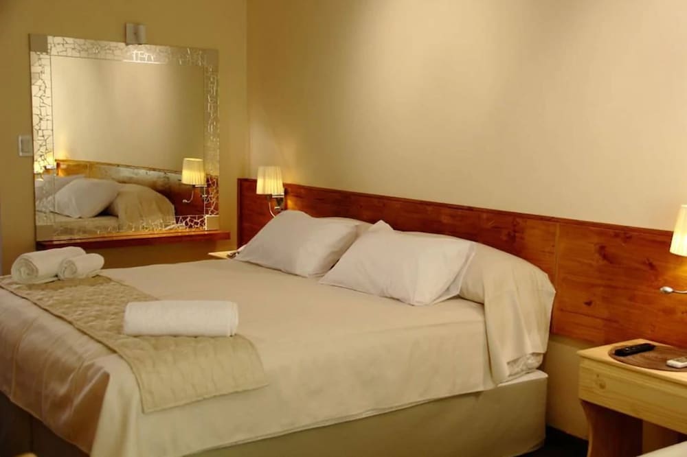 Rainforest Hotel & Cabañas