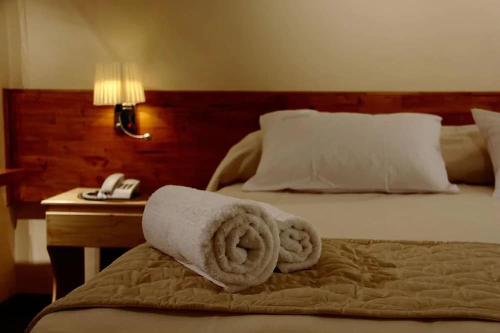 Rainforest Hotel & Cabañas