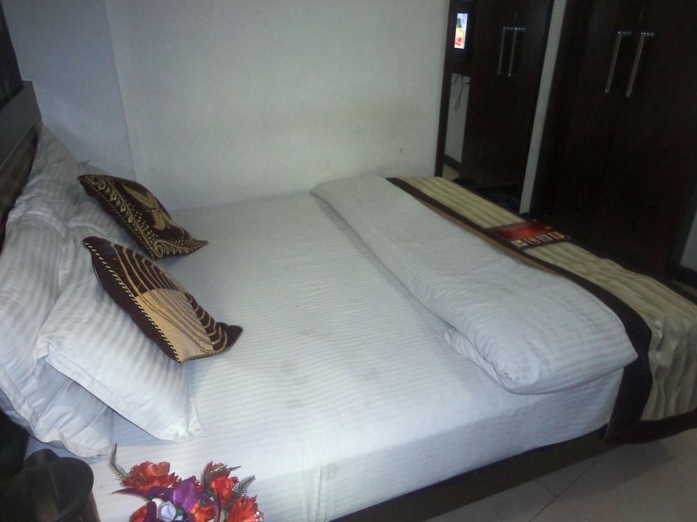 Hotel Millennium 2000 DX