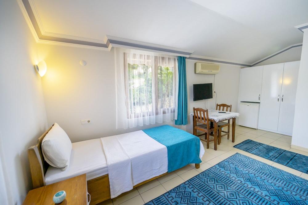 Flower Pension Hotel