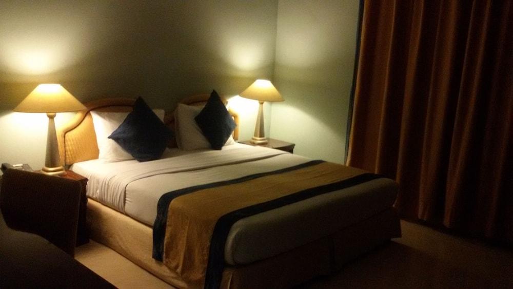 Mermaid Beach Hotel LLC