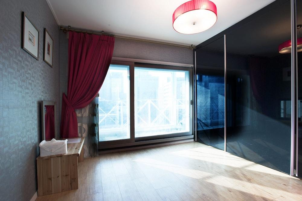 Myeongdong ECO House