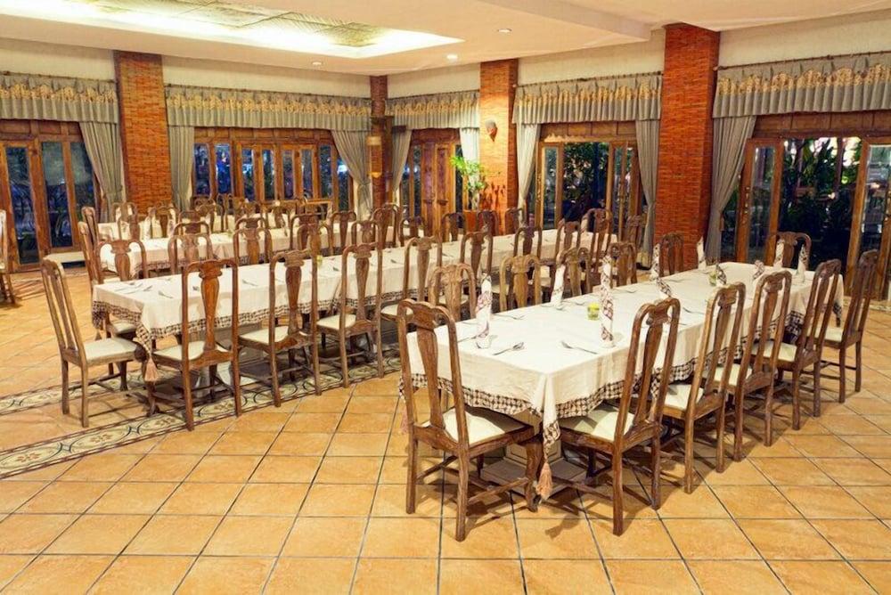 Omah Sinten Heritage Hotel & Resto