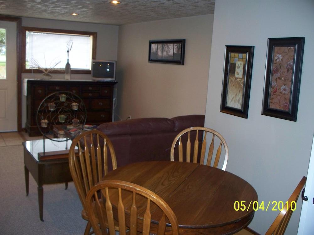 Cobblestone Manor B&B